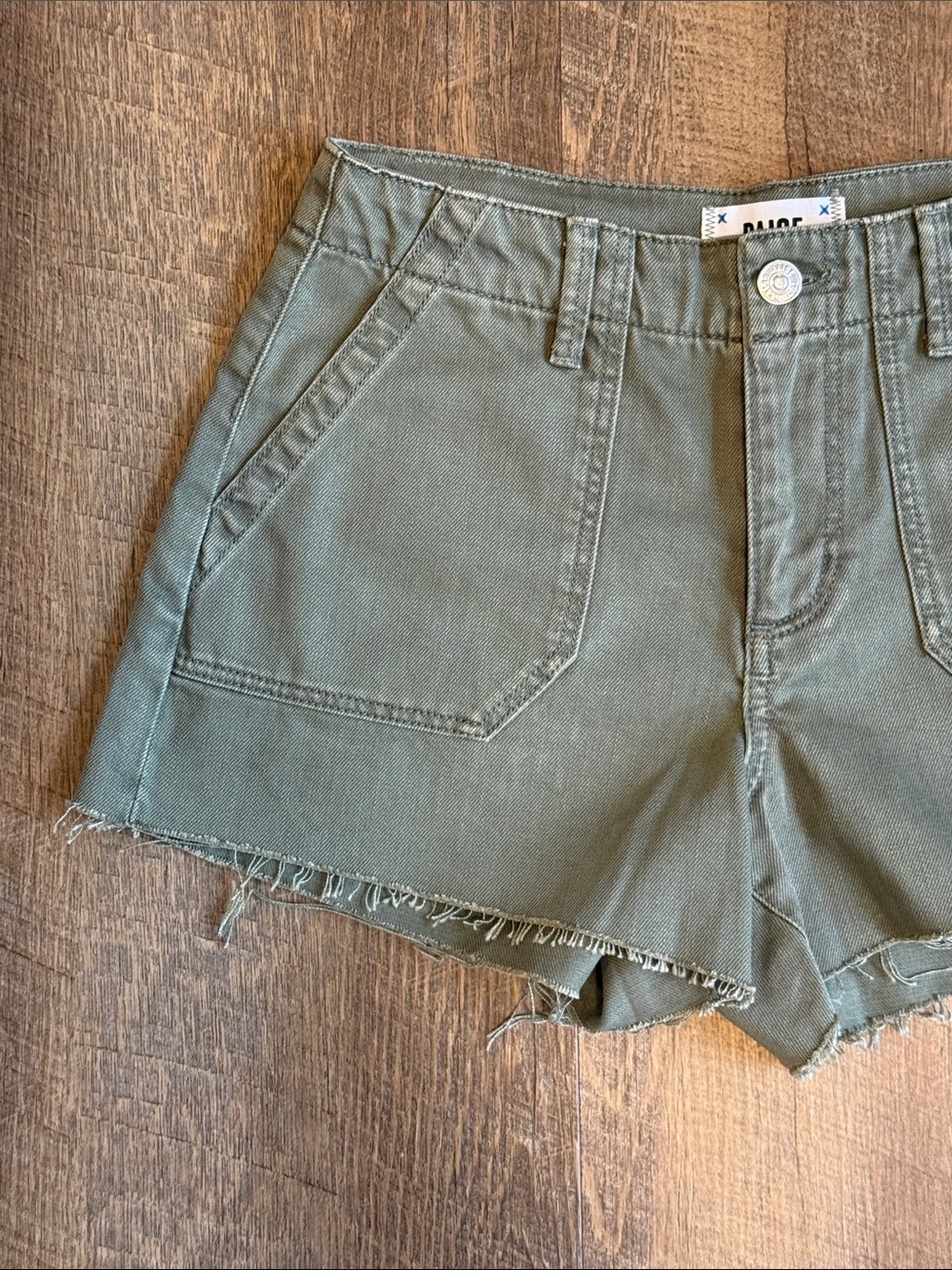 PAIGE Women’s Maisley Utility Washed Olive High-Rise Frayed Hem Shorts Size 26 - Picture 5 of 16